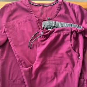 Beyond Scrubs Set - Women's Maroon Top Large and Drawstring Scrub Pants Medium